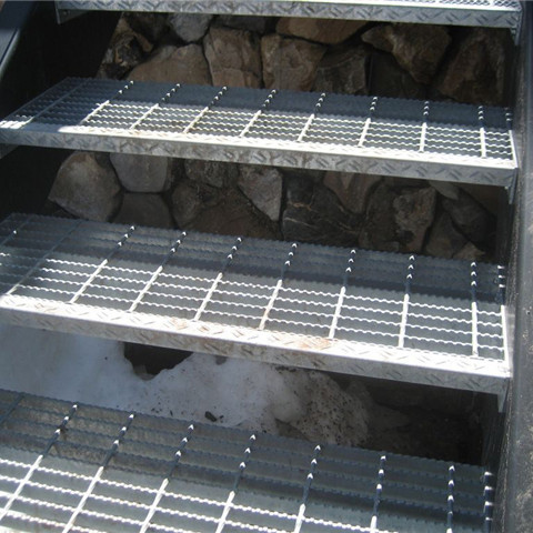 Galvanized grating stair tread step