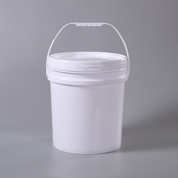 Good quality lightweight plastic bucket-1