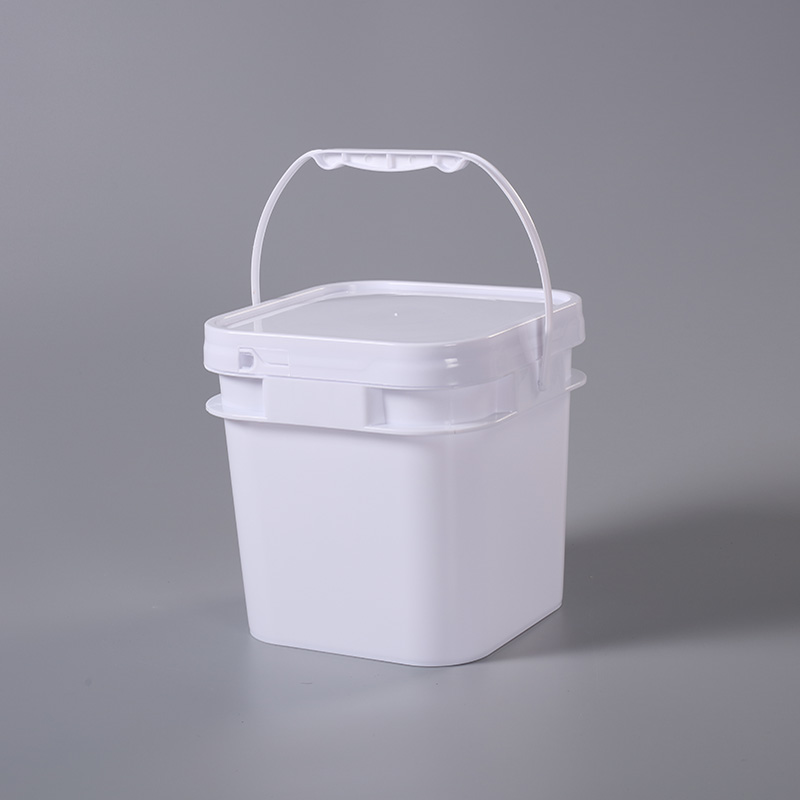 Square plastic bucket (3)