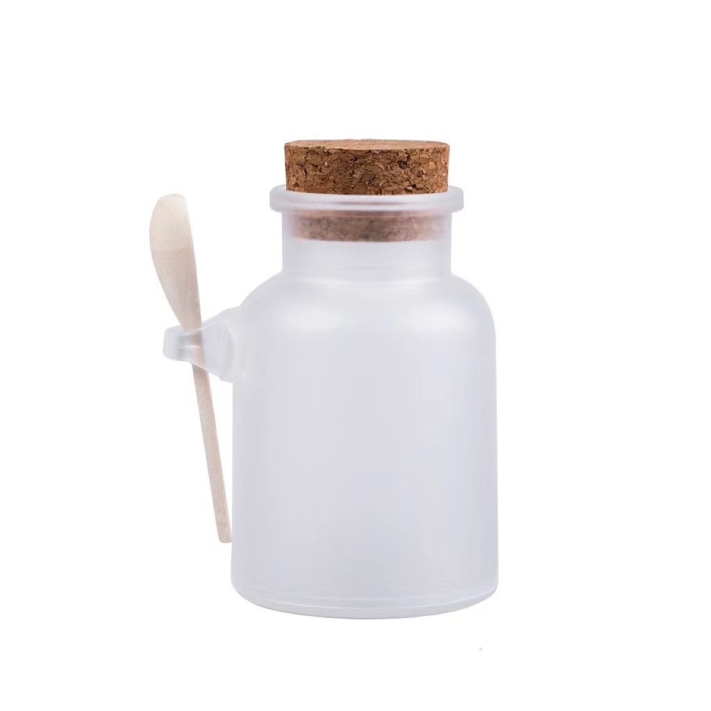 Manufacturers supply new round bath salt bottle cork cover wooden spoon sub-bottling