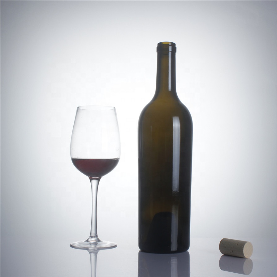 High-quality burgundy screw cap wine glass bottle