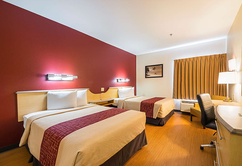 Red roof inn hotel bedroom set