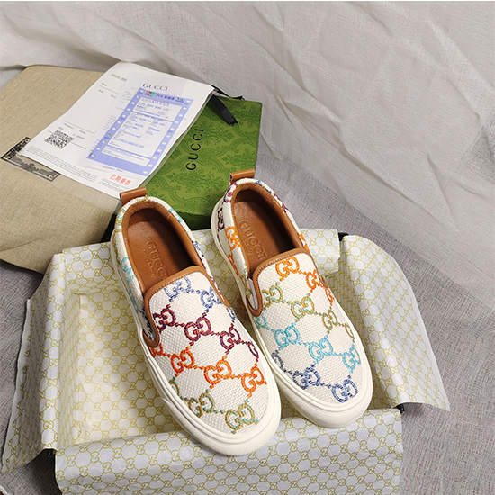 Gucci-Stickerei im neuen Stil GUCCI Tennis 1977 Turnschuhe aus GG-Jacquard-Leinenmischung